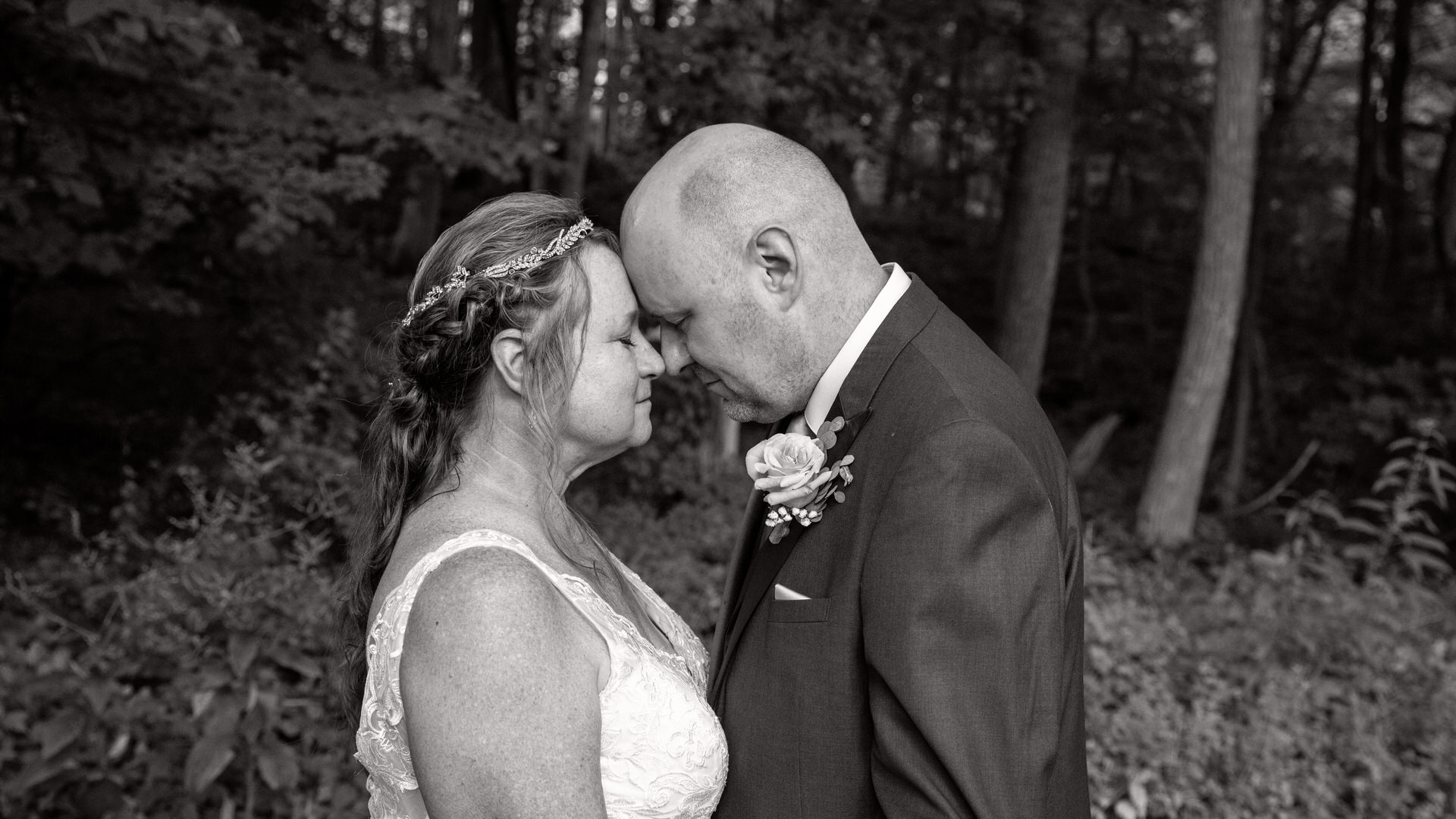 A Rainy Summer Wedding Day: Debbie & Todd in Clarkston