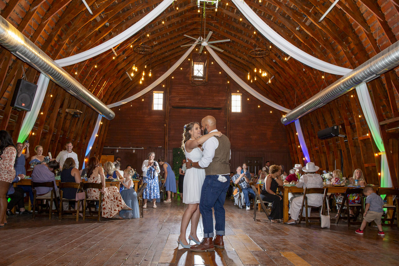 Rachael & Julius’ Wedding @ the Historic Blum Barn